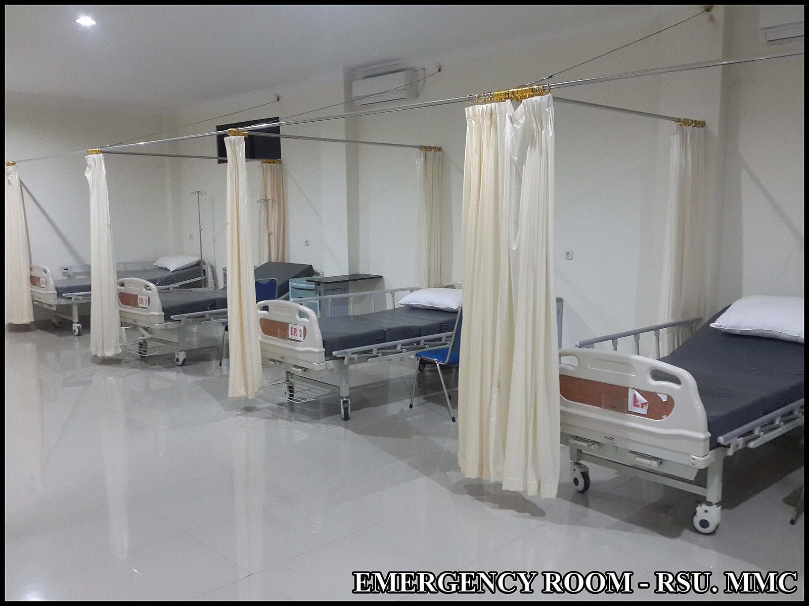A hospital emergency room entrance